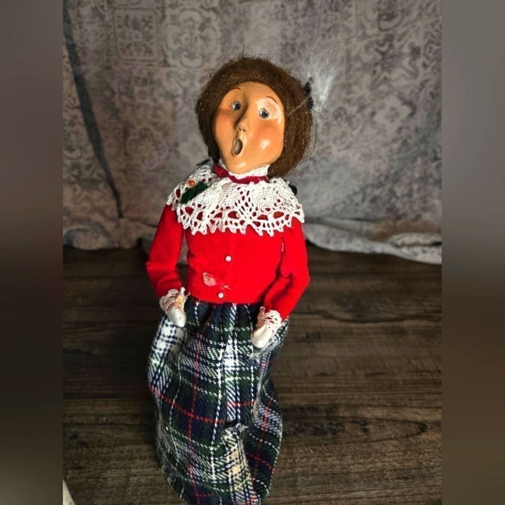 Byers Choice Ltd Crabtree & Evelyn  red sweater plaid skirt  fair condition 1997